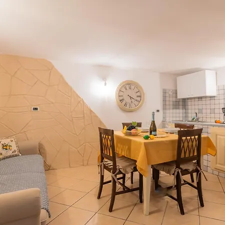 Fiera House - Happy *