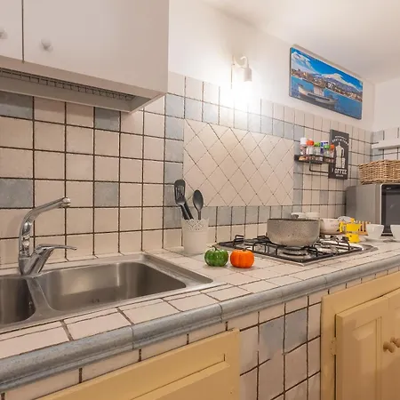 Apartment Fiera House - Happy